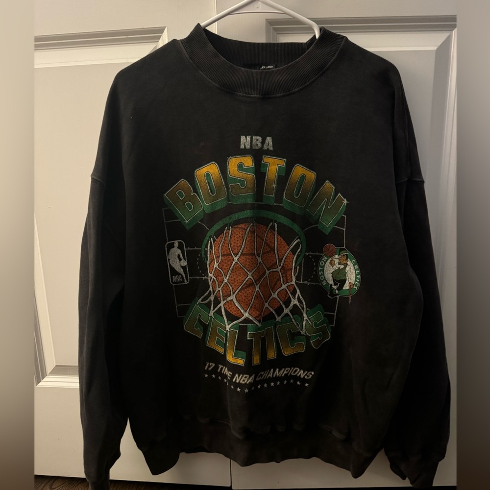 Abercrombie NBA Graphic Crew Sweatshirt -Boston Celtics